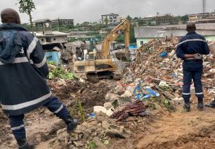 Effondrement d’un immeuble douala